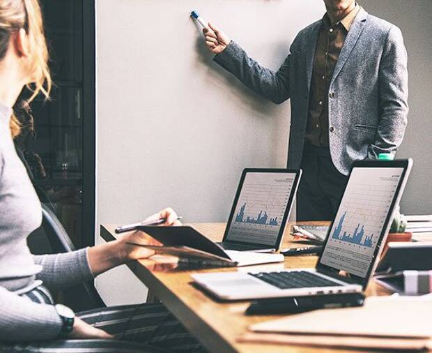 How to give a great presentation: 10 easy and effective tips