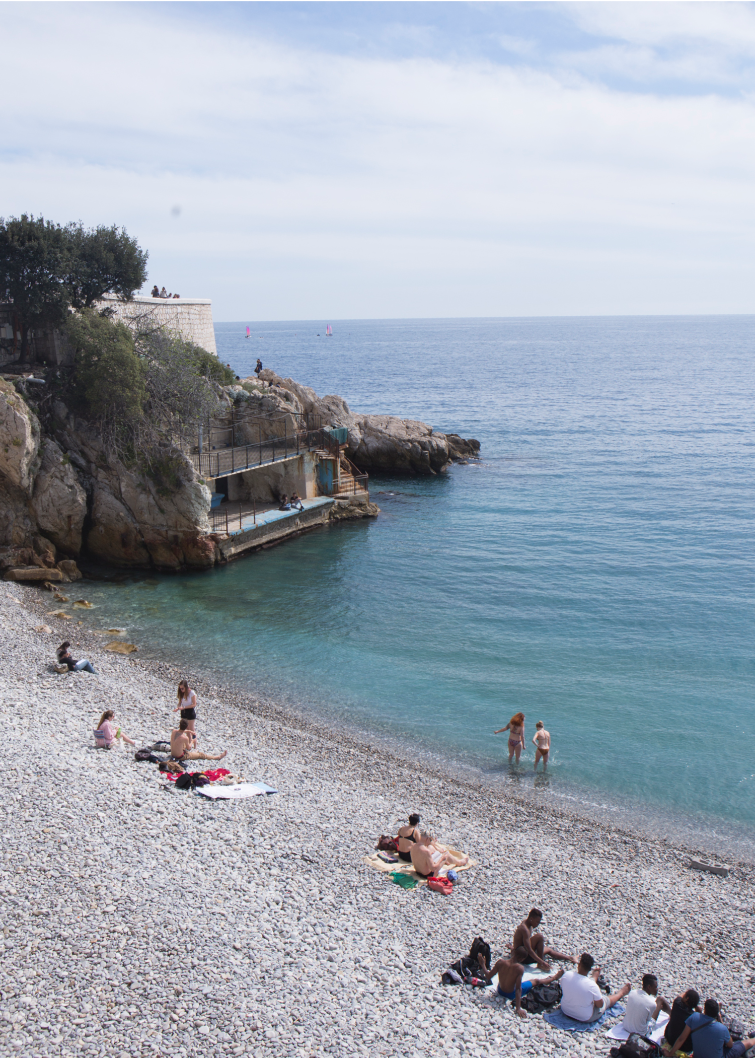 09_fr_nic_gallery_destination_enjoyingatbeach.png