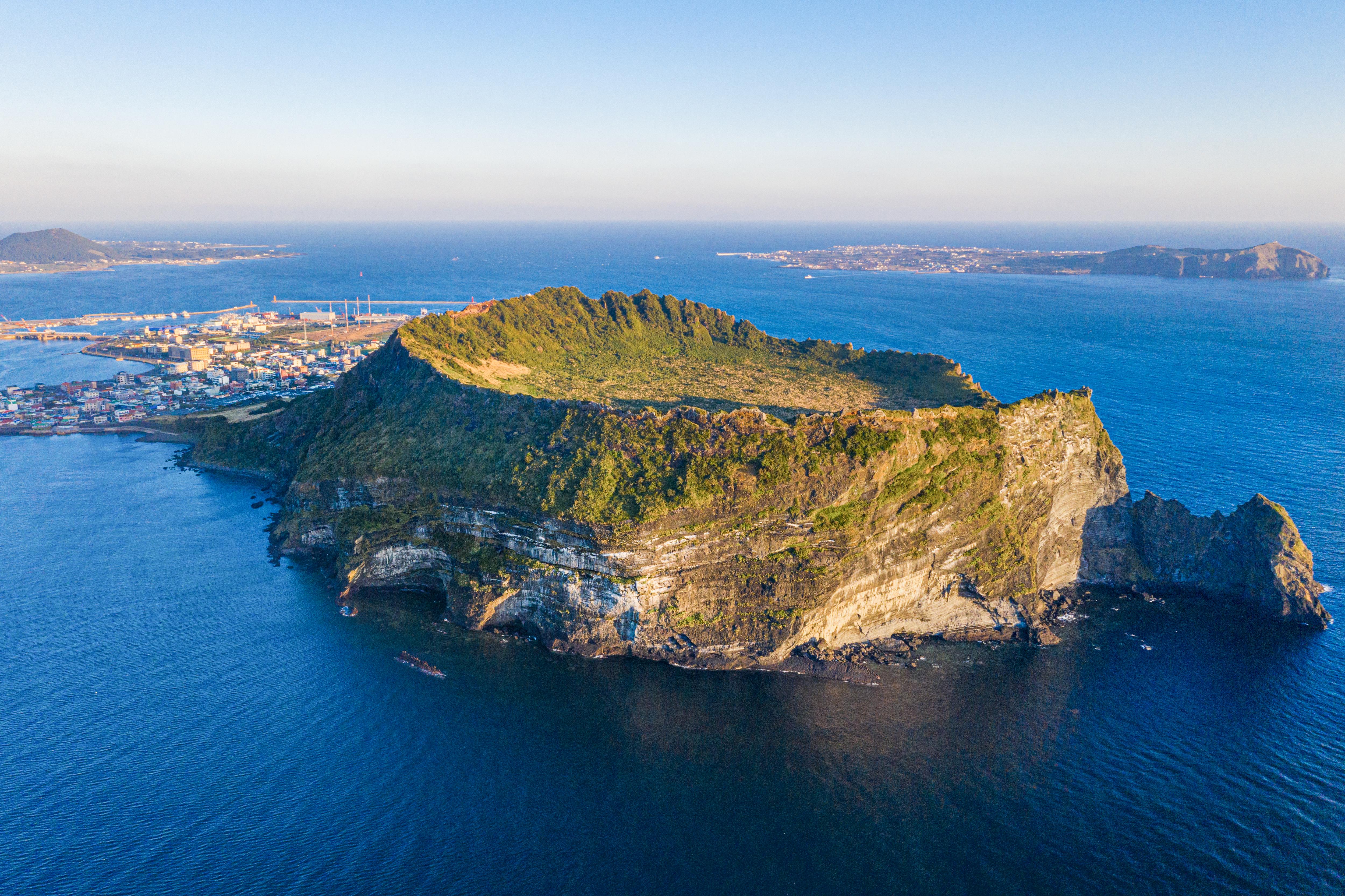 Seongsan Ilchulbong Sunrise Peak Overlooking Jeju’s Volcanic Coastal