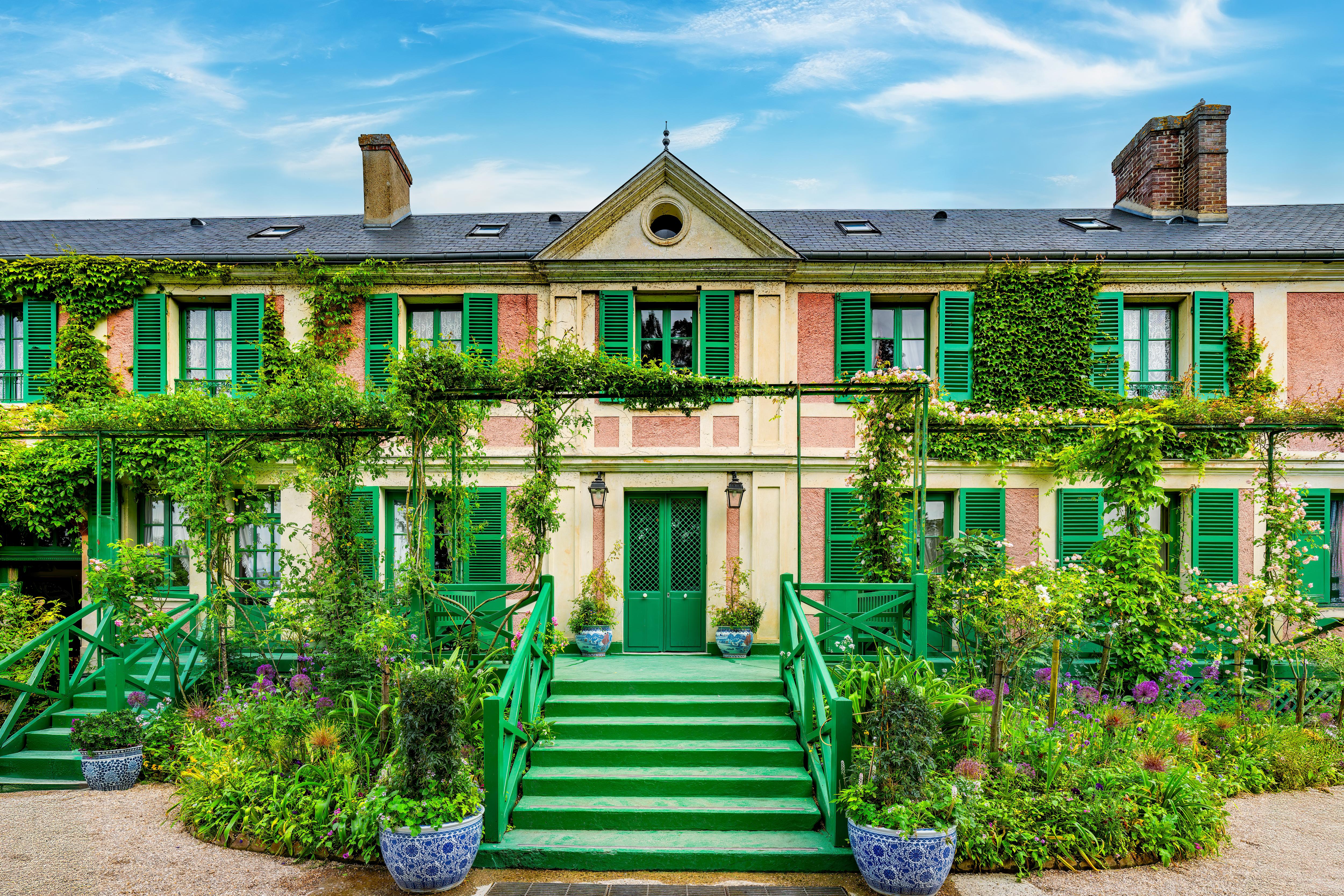 Fondation Monet in Giverny entrance with charming façade and garden