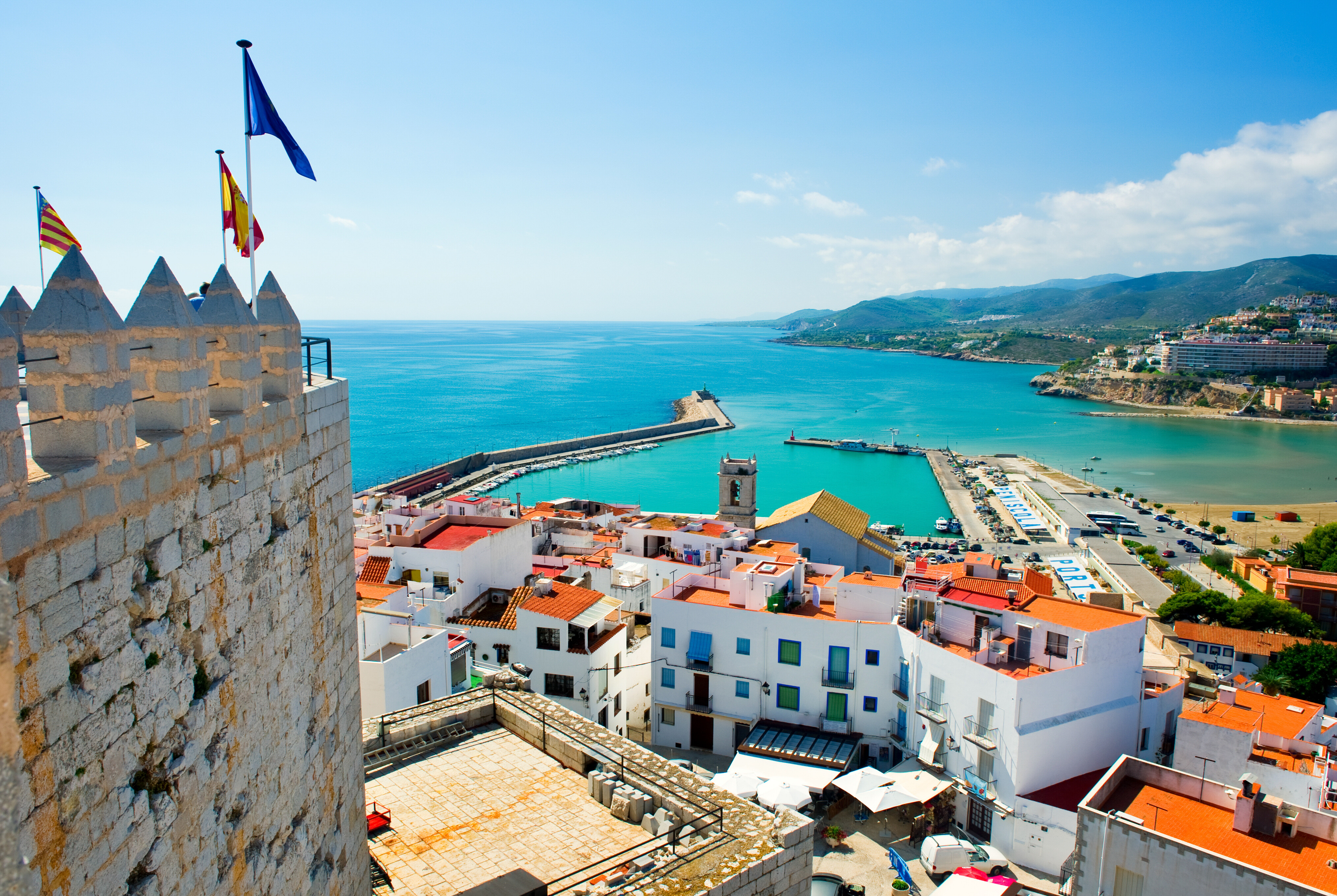 Castell de Peñíscola overlooking the beach, showcasing a historic coastal fortress