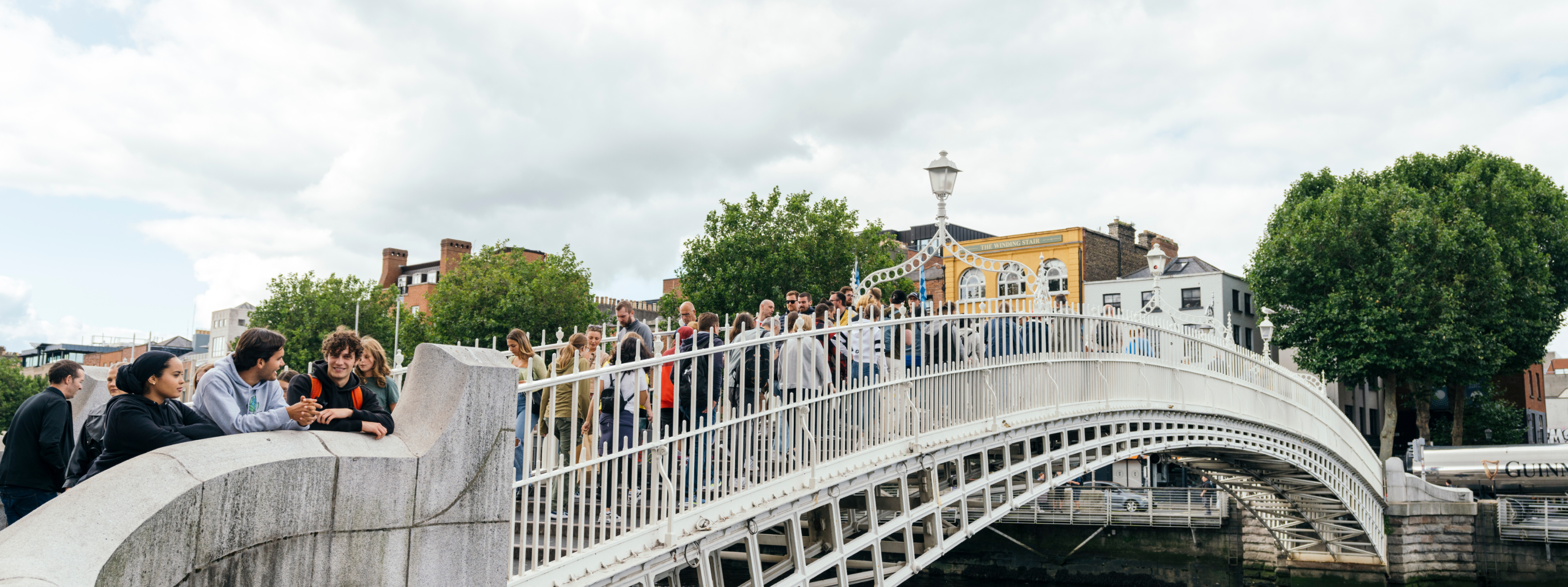 Studenten op Ha'penny Bridge