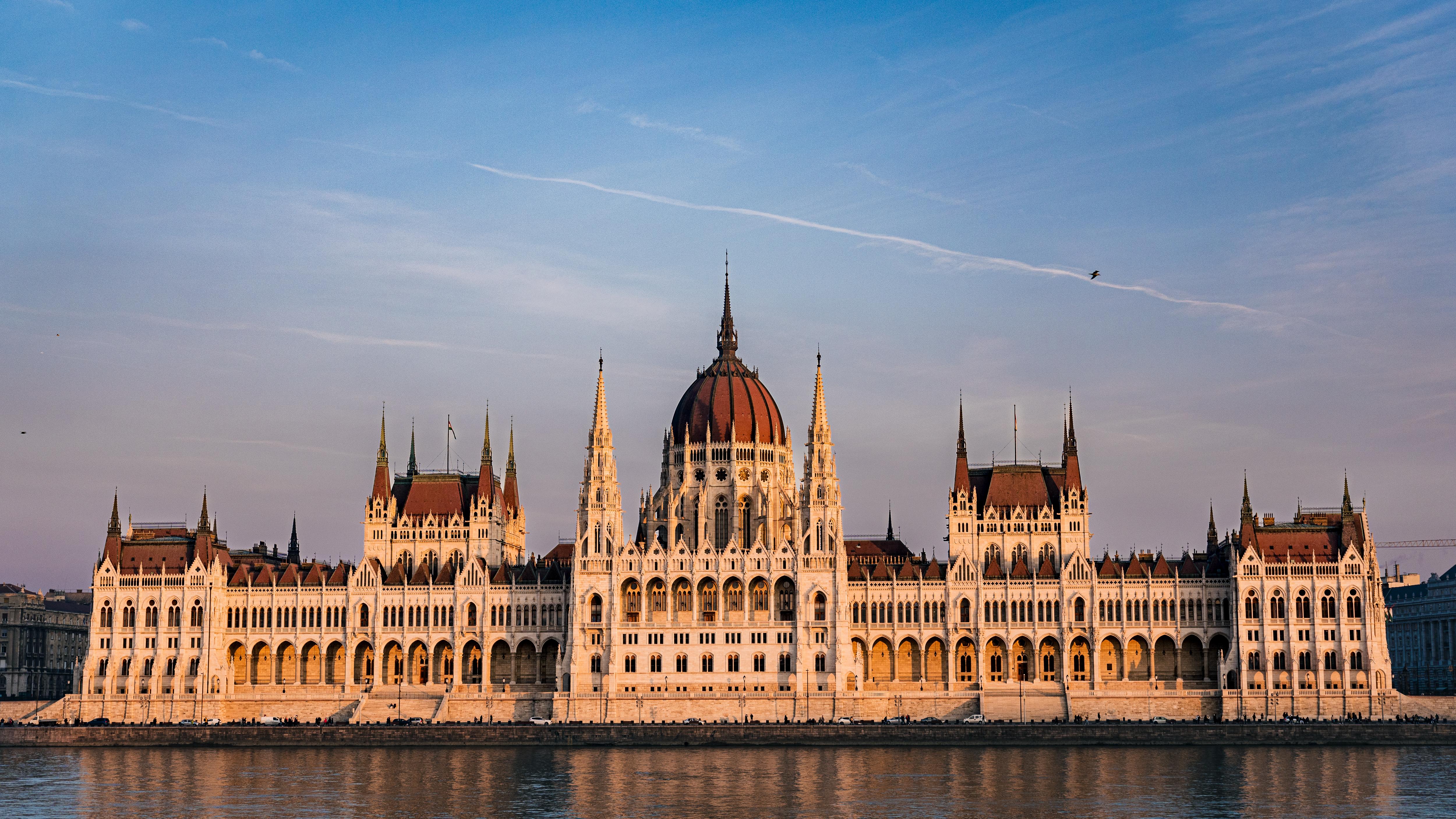 Danube River and Hungarian Parliament Building, showcasing Budapest’s iconic riverside landmark