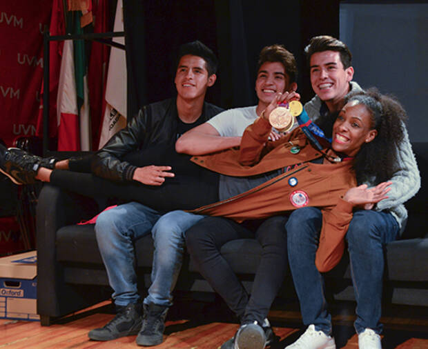Libera tu campeón interior con DeeDee Trotter