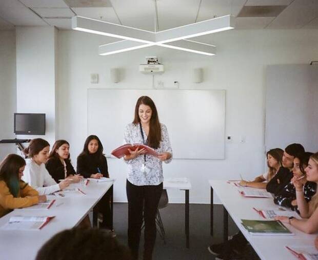 Une bourse dédiée à la formation à l’international des enseignants, le programme Erasmus+