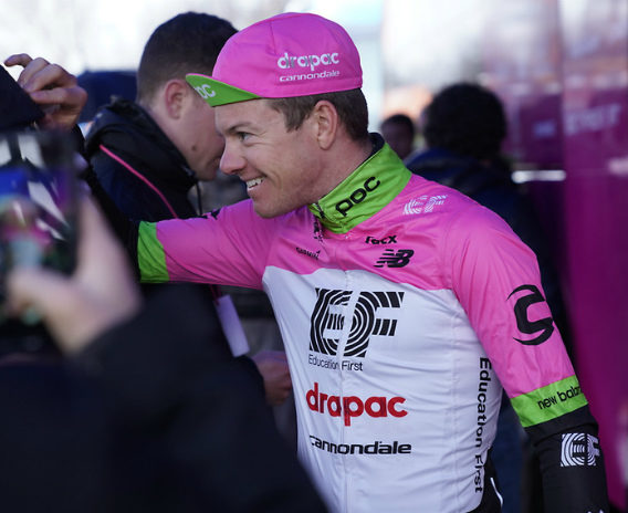 Conversas EF: O ciclista profissional Simon Clarke a mudar-se para fora e estudar italiano