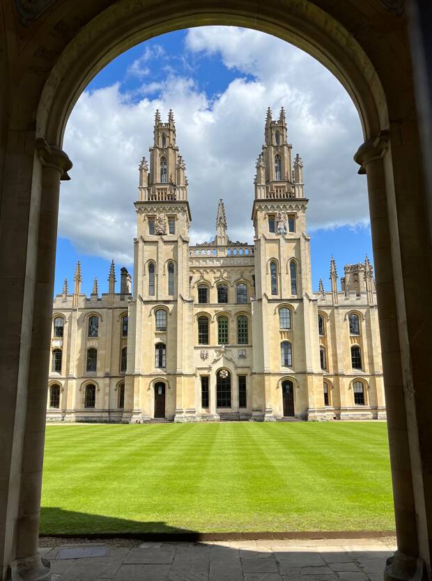 Slavné osobnosti, které navštěvovali Oxfordskou univerzitu