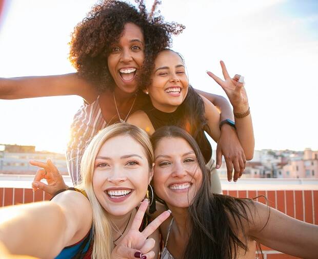 5 motivi per partire con un amico