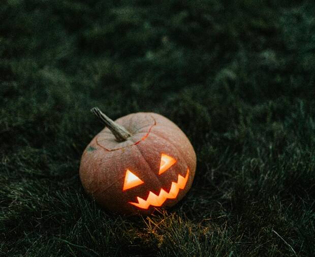 10 spooky English idioms to use this Halloween