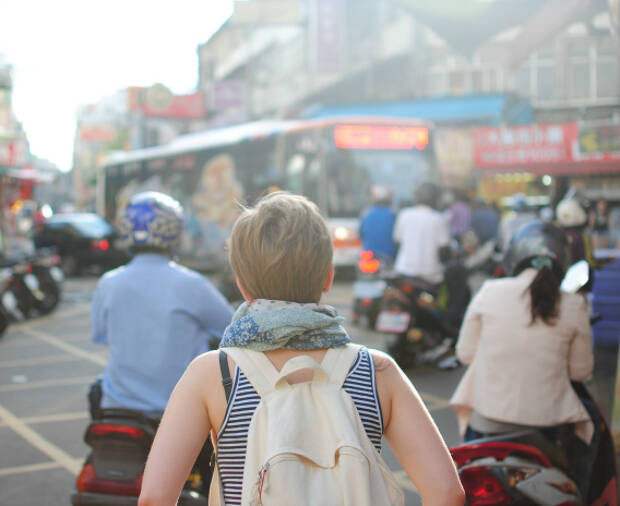 Celebrating International Women’s Day by Spotlighting Female Travelers – Meet Tarah