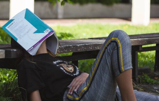 Cómo tomar decisiones para tu futuro después de rendir la PAES